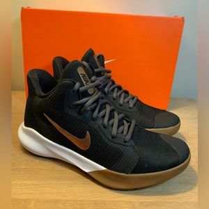 Nike mid sneakers size 6.5M / 8W